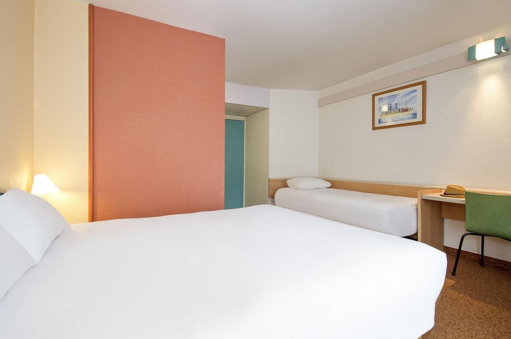 Hotel Ibis Égletons Esterno foto