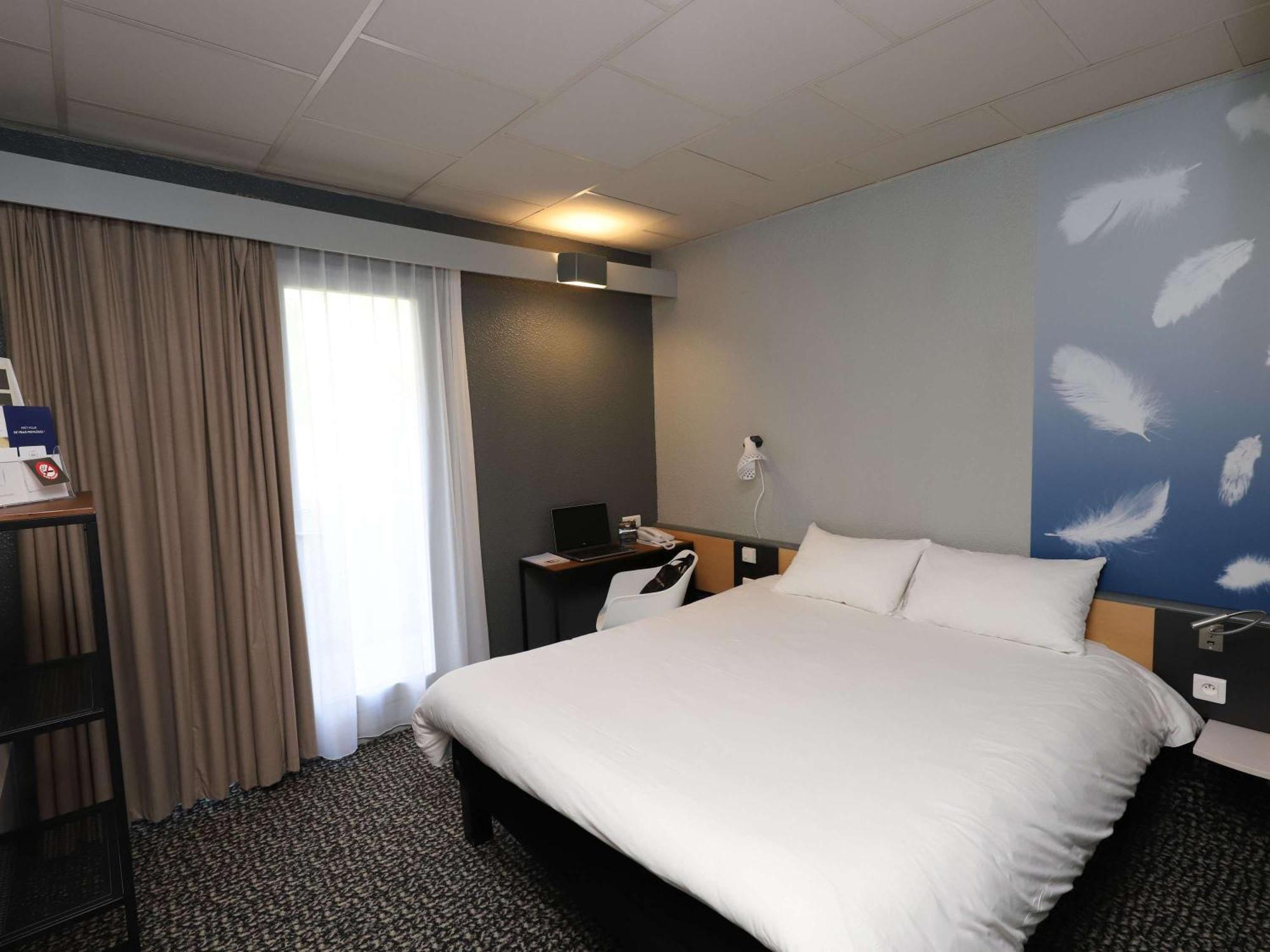 Hotel Ibis Égletons Esterno foto