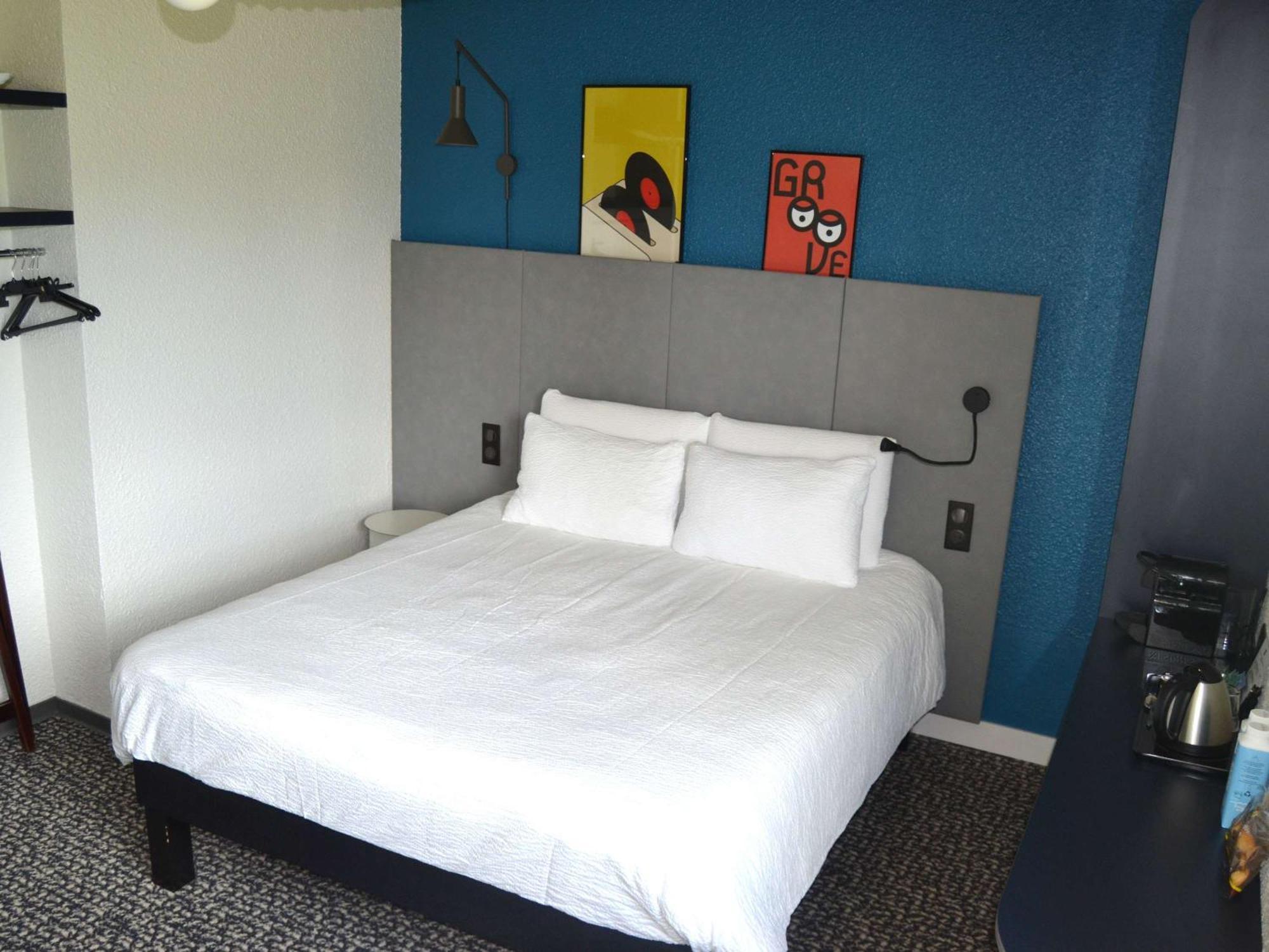 Hotel Ibis Égletons Esterno foto
