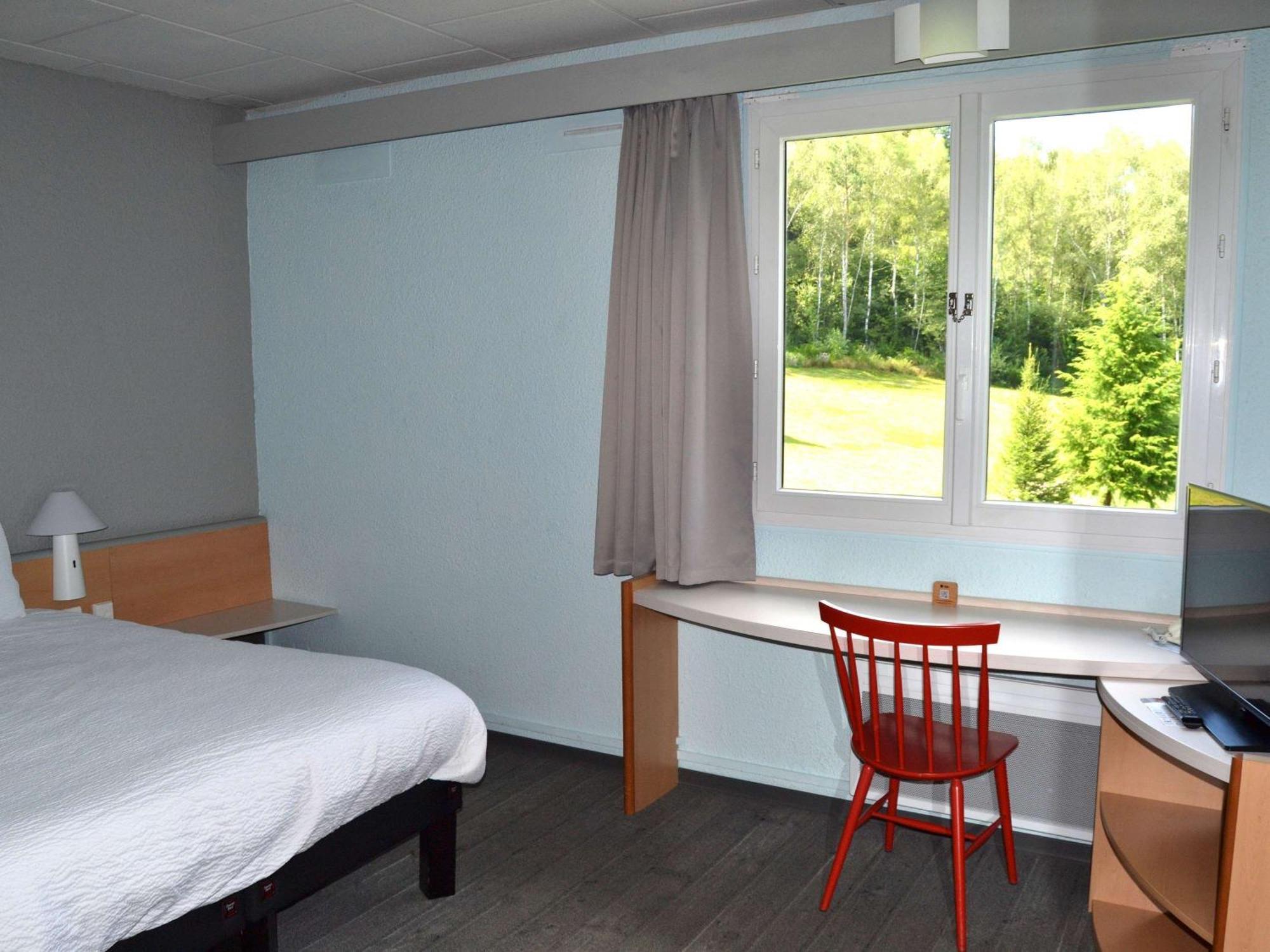 Hotel Ibis Égletons Esterno foto