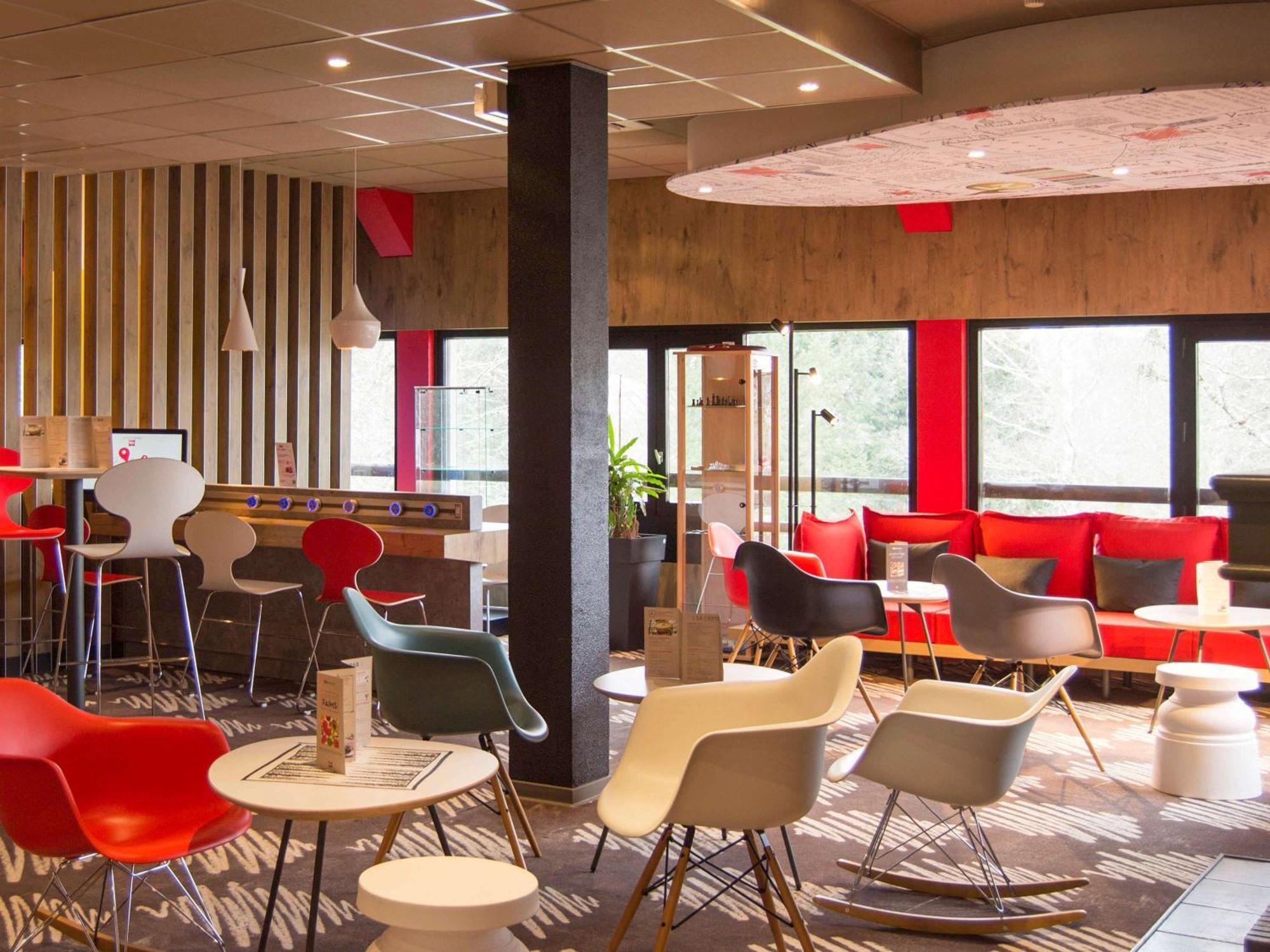 Hotel Ibis Égletons Esterno foto