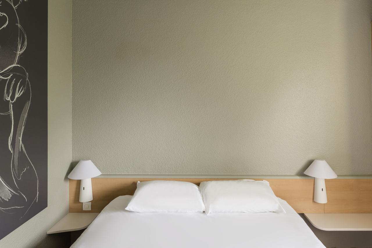 Hotel Ibis Égletons Esterno foto